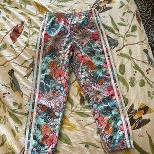 Adorable adidas track pants in EUC.